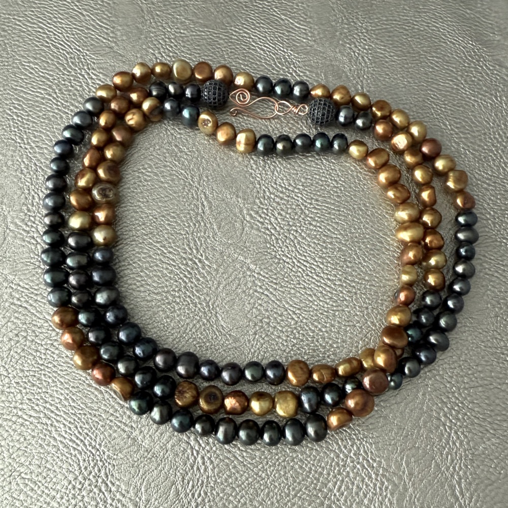 Handmade Cultured Freshwater Golden and Black Pearl Necklace with Copper Clasp
